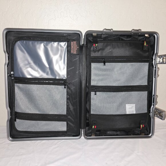 ROAMING 20" Zipperless Polycarbonate / Aluminum Frame Carry-On Spinner Luggage - Picture 12 of 13